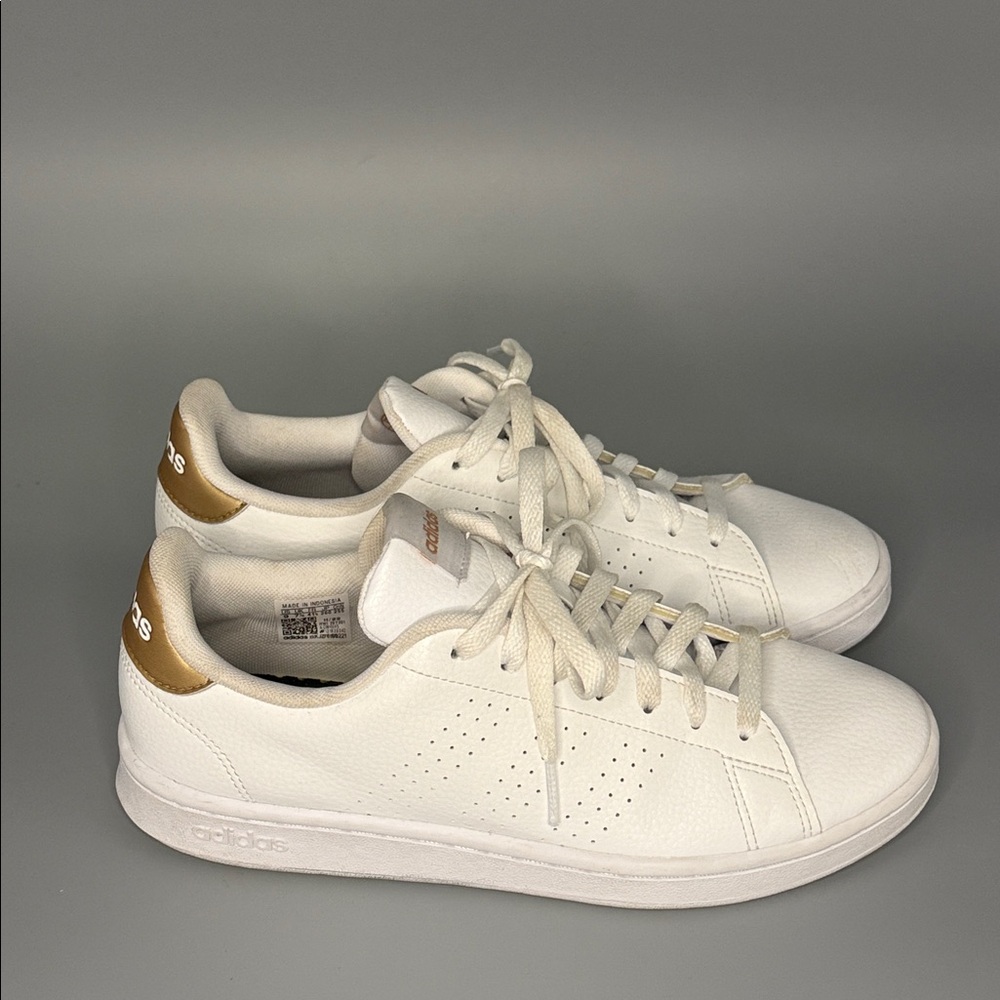 adidas Advantage Women's Sneakers – Cloud White & Metallic Gold Sz 9